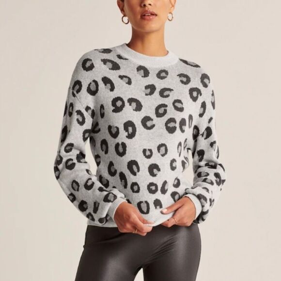 Abercrombie and Fitch Grey Pattern Crewneck Sweatshirt Women’s Small - Picture 1 of 3